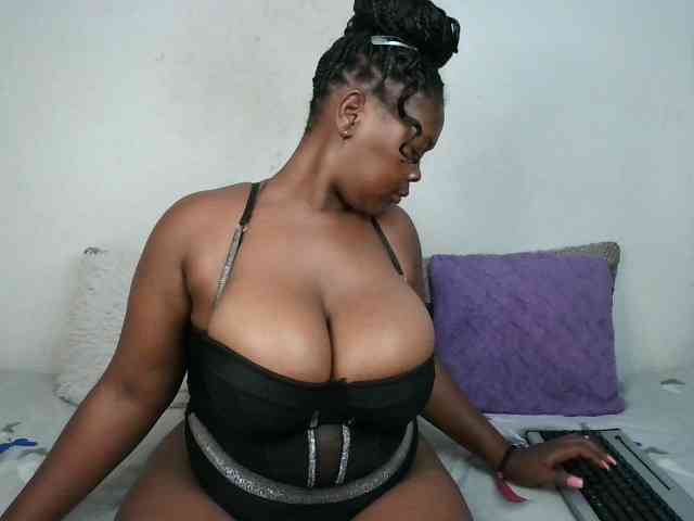 Thickqueenxxx webcam