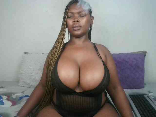 Thickqueenxxx webcam