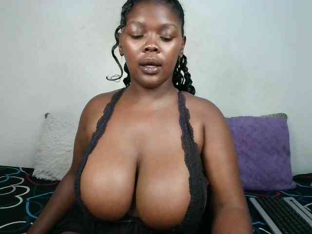 Thickqueenxxx webcam