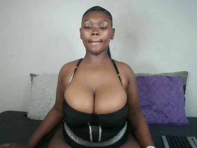 Thickqueenxxx webcam