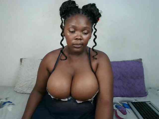 Thickqueenxxx webcam