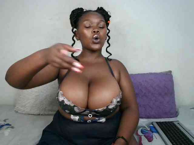 Thickqueenxxx webcam