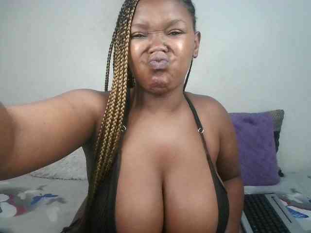 Thickqueenxxx webcam