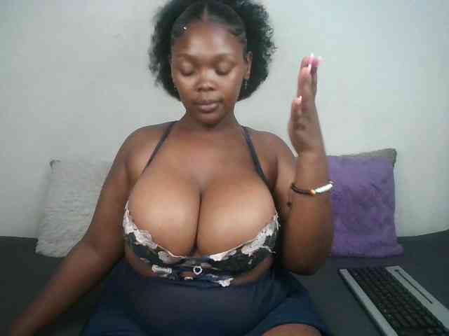 Thickqueenxxx webcam