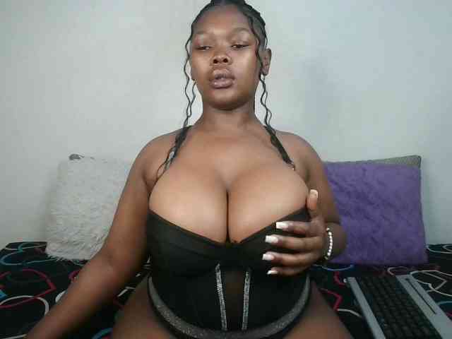 Thickqueenxxx webcam