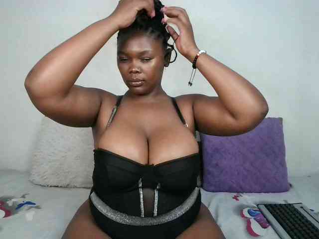 Thickqueenxxx webcam