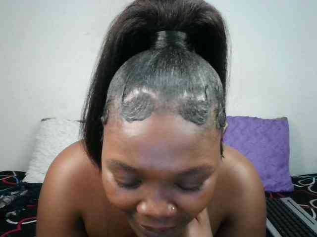 Thickqueenxxx webcam