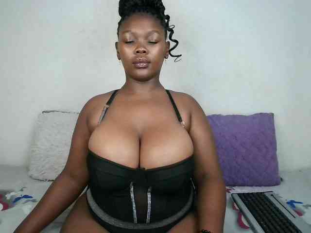 Thickqueenxxx webcam