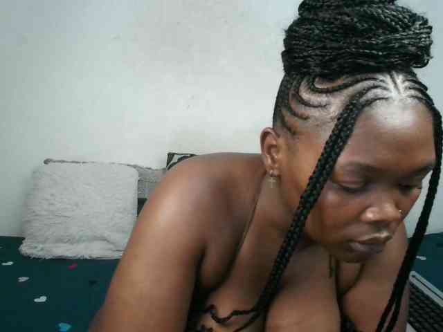 Thickqueenxxx webcam