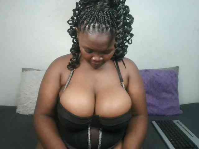 Thickqueenxxx webcam