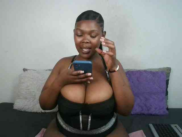 Thickqueenxxx webcam