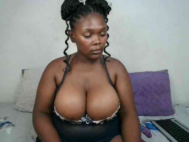 Thickqueenxxx webcam