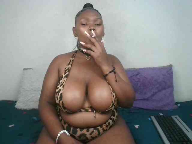 Thickqueenxxx webcam