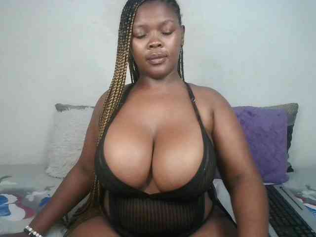 Thickqueenxxx webcam