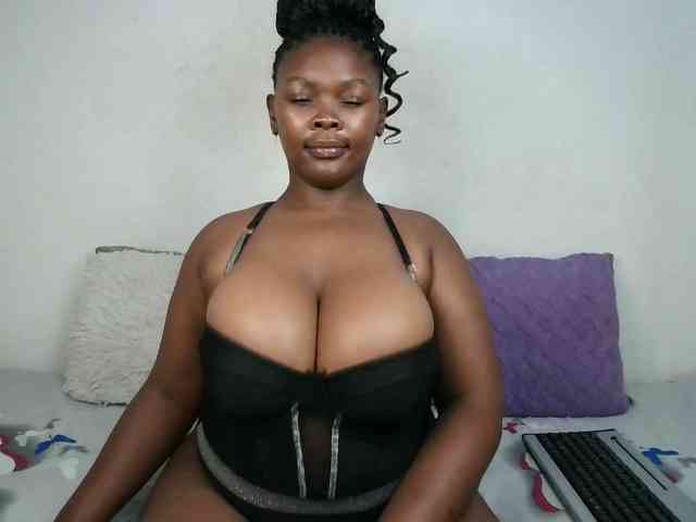 Thickqueenxxx webcam