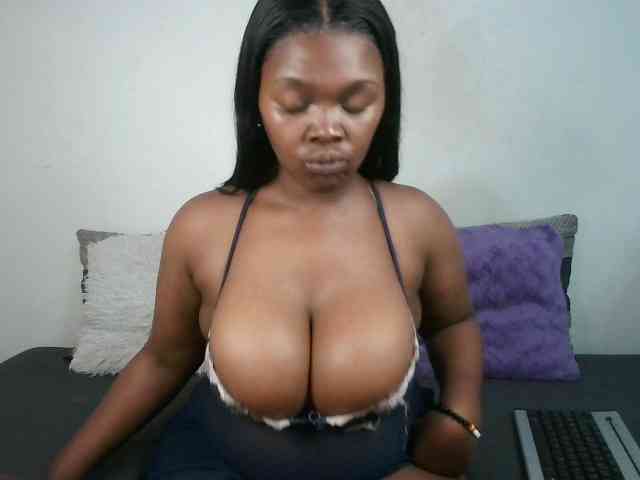 Thickqueenxxx webcam