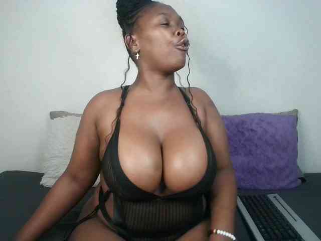 Thickqueenxxx webcam