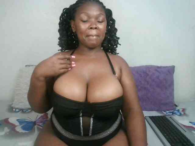 Thickqueenxxx webcam