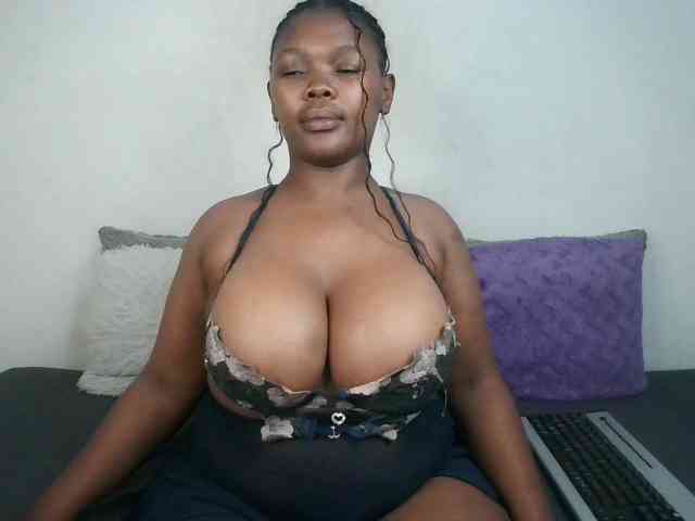 Thickqueenxxx webcam