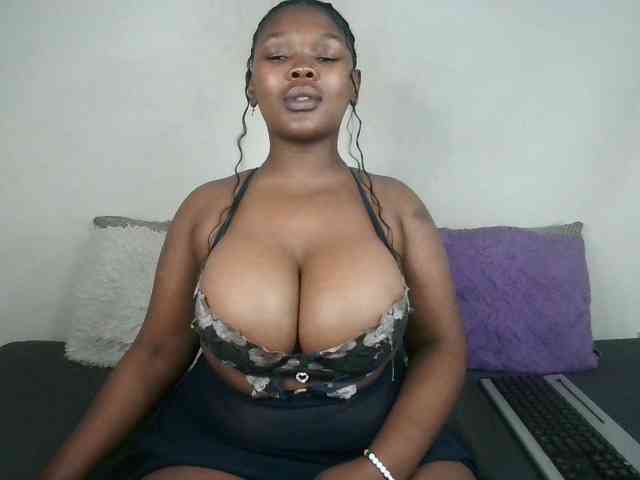 Thickqueenxxx webcam