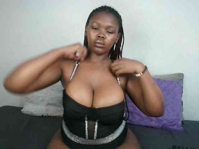 Thickqueenxxx webcam