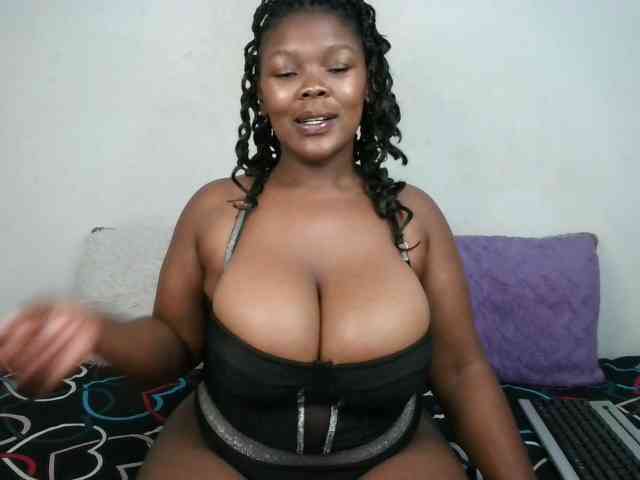 Thickqueenxxx webcam