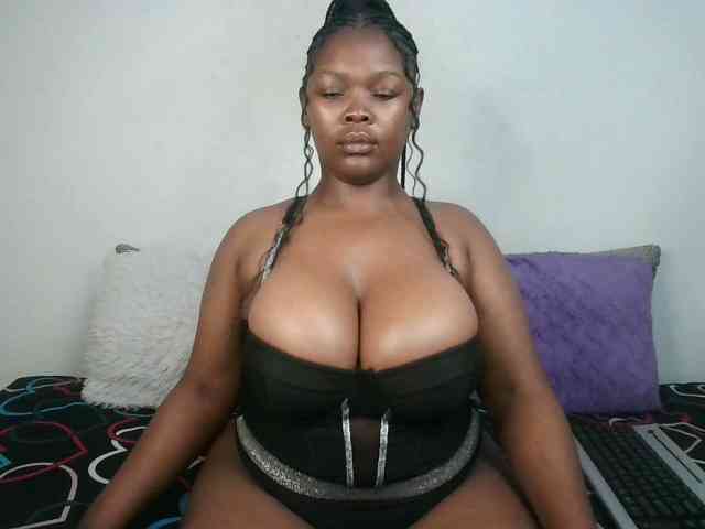 Thickqueenxxx webcam