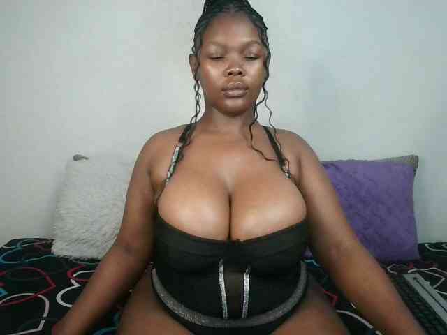 Thickqueenxxx webcam