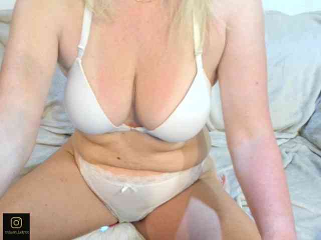 Weryseximilf webcam