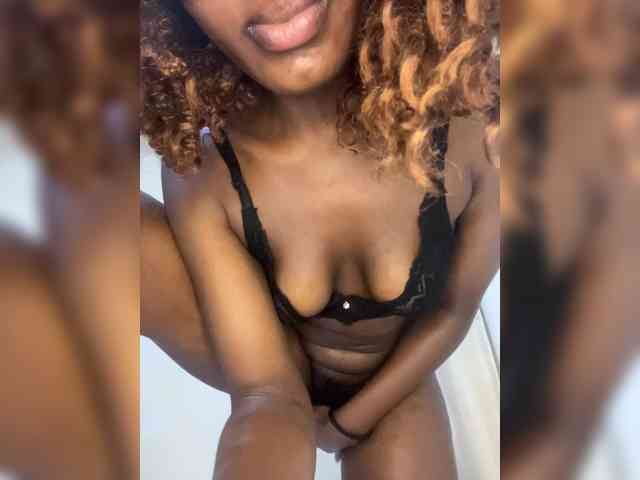 ShySerena webcam