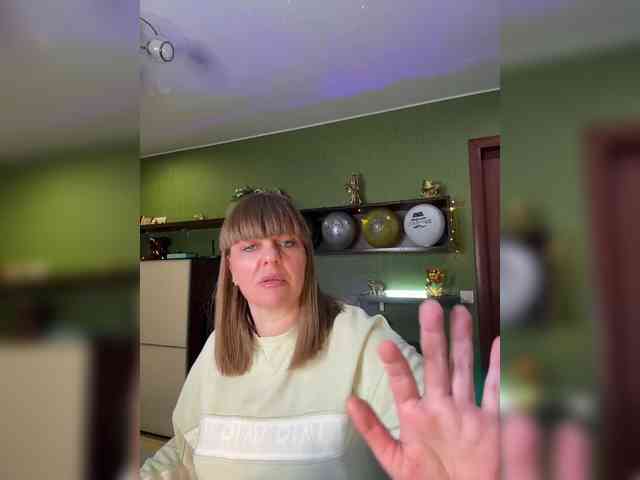 Veronika_Gold webcam