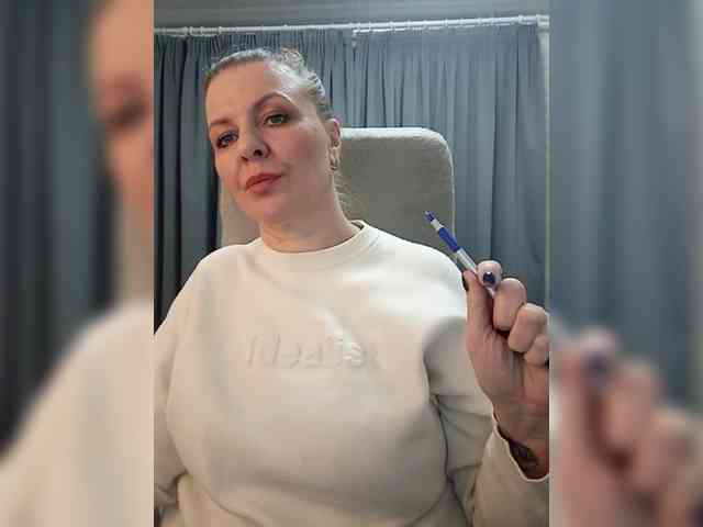 Veronika_Gold webcam