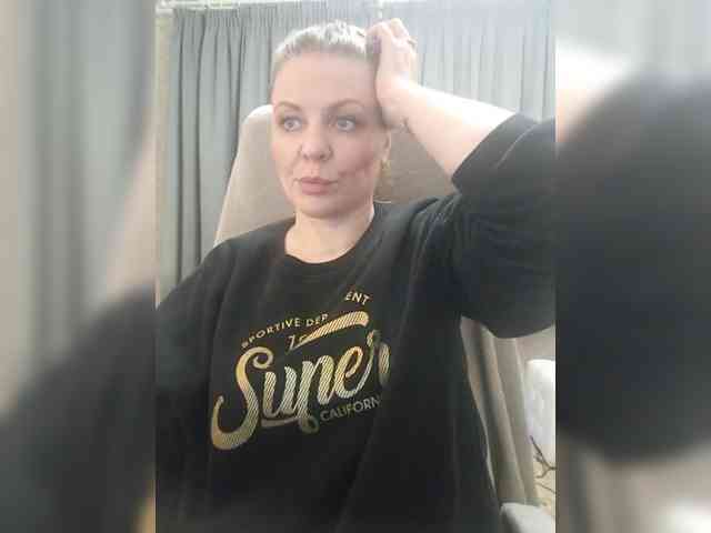 Veronika_Gold webcam