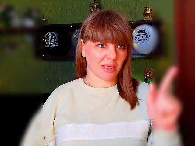 Veronika_Gold webcam