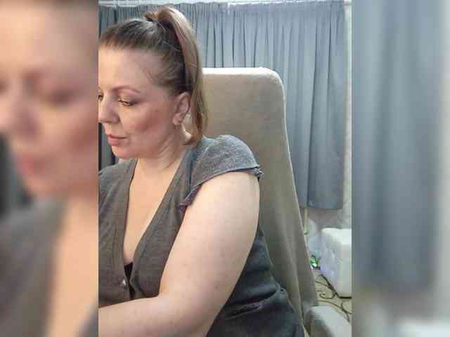 Veronika_Gold webcam