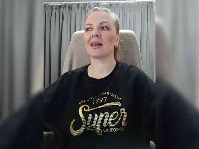 Veronika_Gold webcam