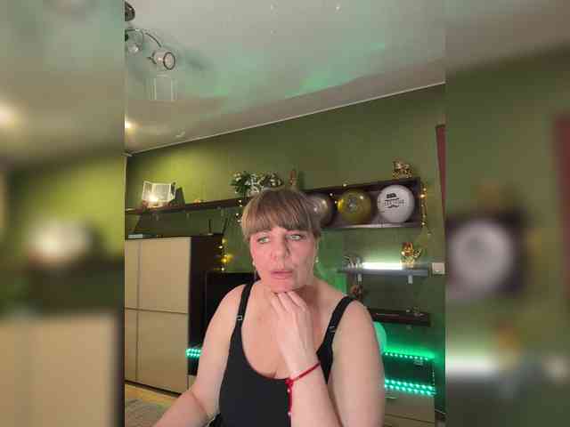 Veronika_Gold webcam