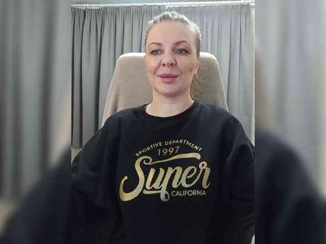 Veronika_Gold webcam