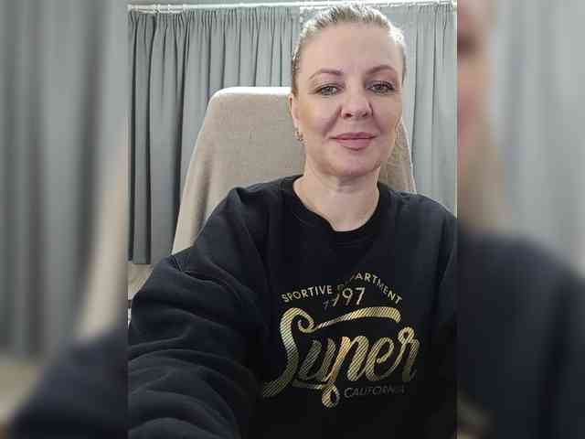 Veronika_Gold webcam