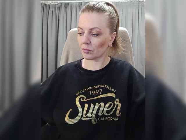 Veronika_Gold webcam