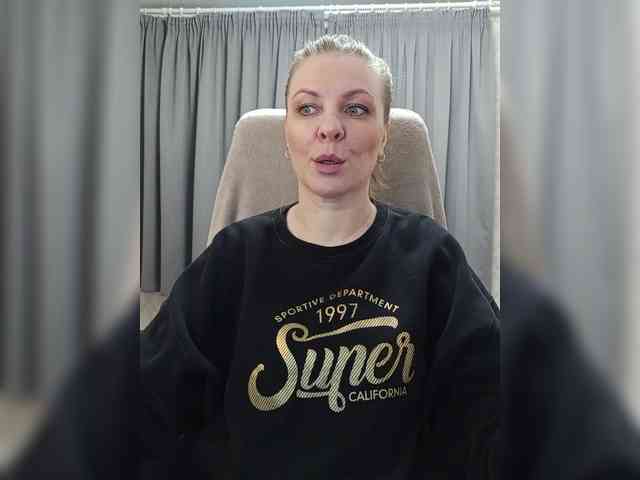Veronika_Gold webcam
