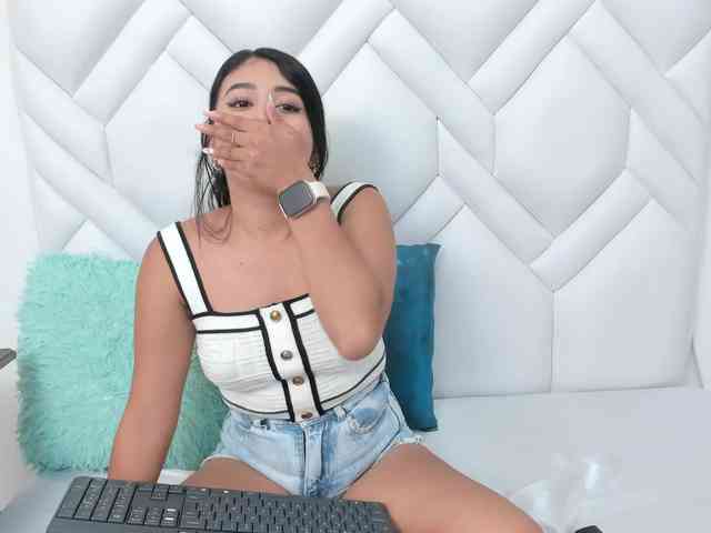 Analiaa18 webcam