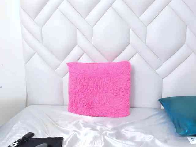 Analiaa18 webcam