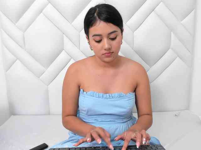 Analiaa18 webcam