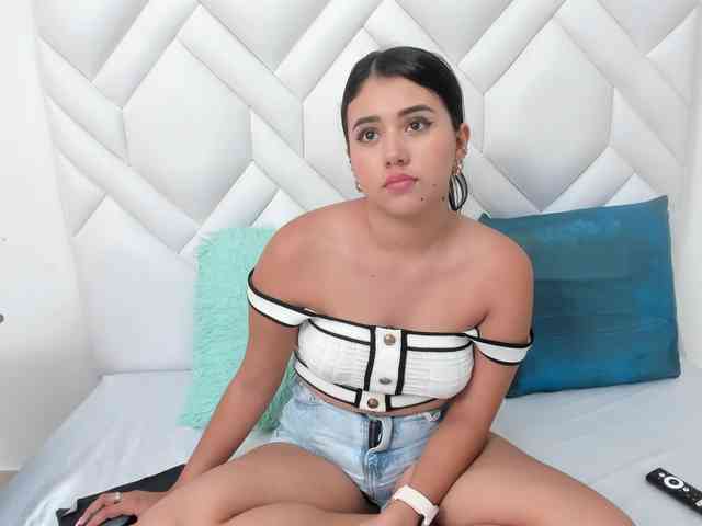 Analiaa18 webcam