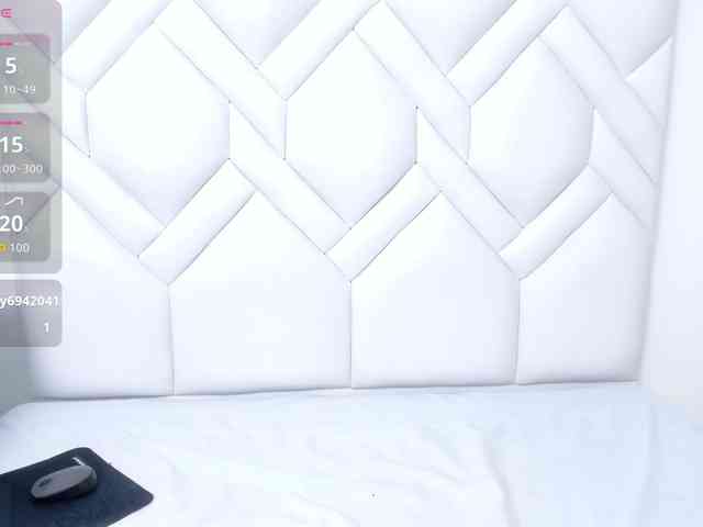 Analiaa18 webcam