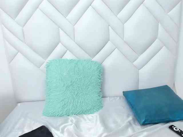Analiaa18 webcam