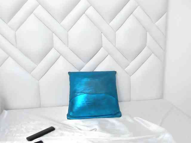 Analiaa18 webcam