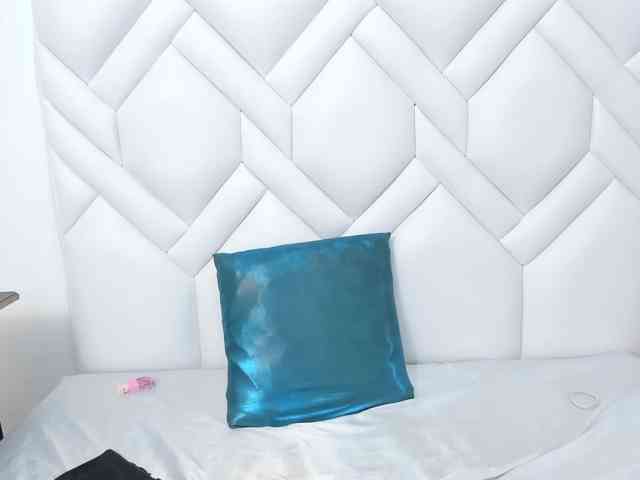 Analiaa18 webcam