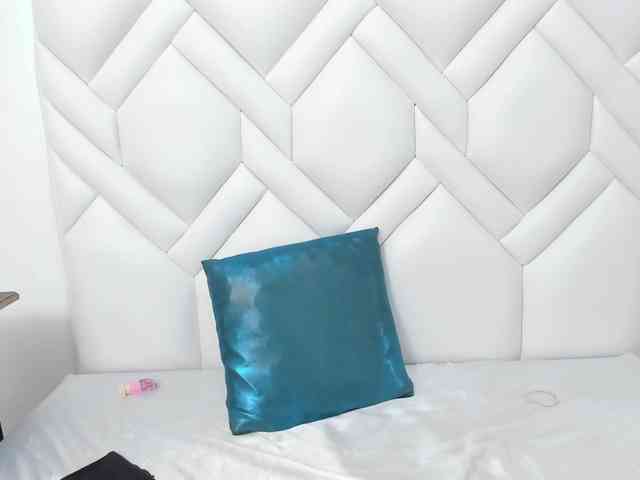 Analiaa18 webcam
